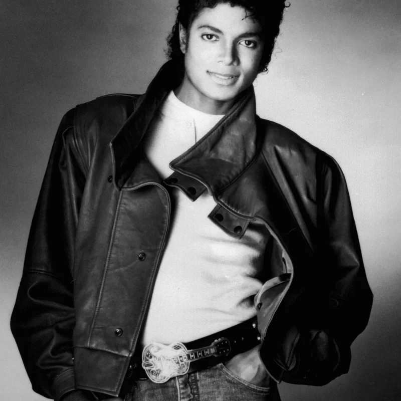Michael_Jackson_1983_(3x4_cropped)_(contrast).jpg